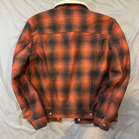 Levi's Plaid Sherpa Trucker Jacket (LIKE NEW) - Picture 6 of 7